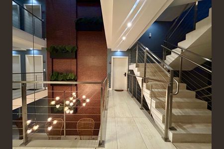 Apartamento para alugar com 45m², 1 quarto e 1 vaga Apartamento para alugar com 45m², 1 quarto e 1 vagaEscada
