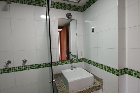 Apartamento à venda com 60m², 2 quartos e 1 vaga Apartamento à venda com 60m², 2 quartos e 1 vagaBanheiro Social