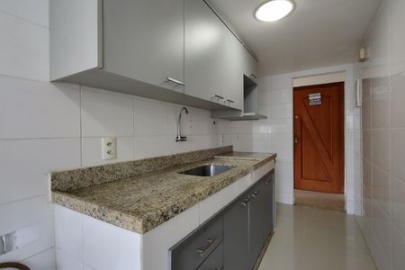 Apartamento à venda com 60m², 2 quartos e 1 vaga Apartamento à venda com 60m², 2 quartos e 1 vagaCozinha - Armários
