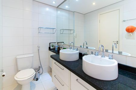 Apartamento à venda com 149m², 2 quartos e 3 vagasBanheiro da Suíte 2