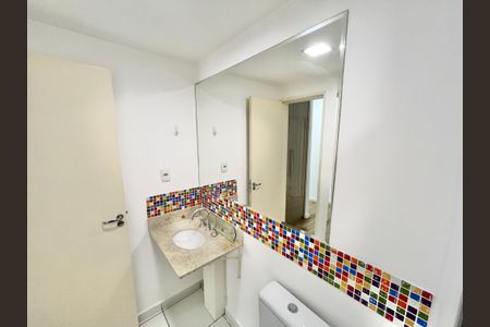 Apartamento à venda com 75m², 2 quartos e 2 vagas Apartamento à venda com 75m², 2 quartos e 2 vagasBanheiro
