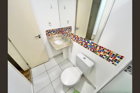 Apartamento à venda com 75m², 2 quartos e 2 vagas Apartamento à venda com 75m², 2 quartos e 2 vagasBanheiro