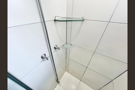 Apartamento à venda com 75m², 2 quartos e 2 vagas Apartamento à venda com 75m², 2 quartos e 2 vagasBanheiro da Suíte