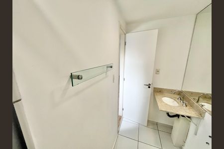 Apartamento à venda com 75m², 2 quartos e 2 vagas Apartamento à venda com 75m², 2 quartos e 2 vagasBanheiro da Suíte
