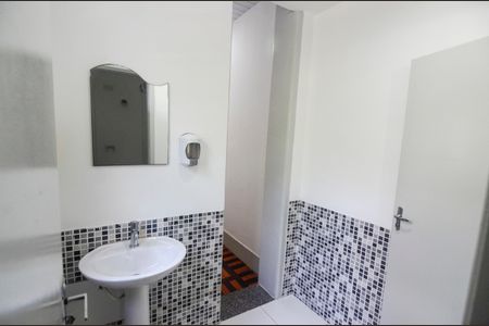 Casa para alugar com 275m², 3 quartos e 2 vagasBanheiro 1