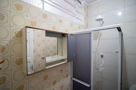 Casa para alugar com 190m², 4 quartos e sem vaga Casa para alugar com 190m², 4 quartos e sem vagaBanheiro social