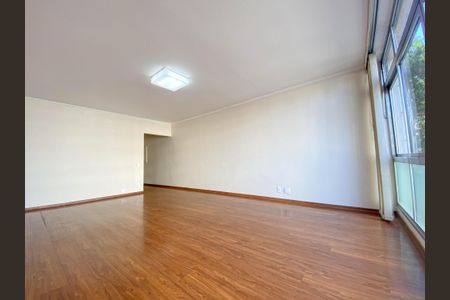 Apartamento para alugar com 107m², 2 quartos e 1 vaga Apartamento para alugar com 107m², 2 quartos e 1 vagaSala