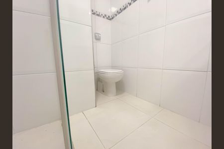 Apartamento para alugar com 107m², 2 quartos e 1 vaga Apartamento para alugar com 107m², 2 quartos e 1 vagaBanheiro da Suíte