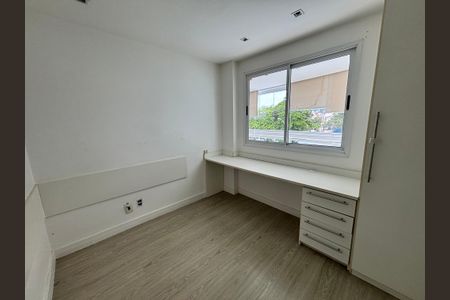Apartamento à venda com 94m², 3 quartos e 2 vagasQuarto 2