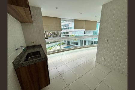 Apartamento à venda com 94m², 3 quartos e 2 vagasVaranda