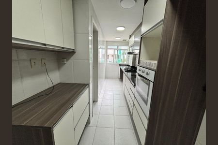 Apartamento à venda com 94m², 3 quartos e 2 vagasCozinha