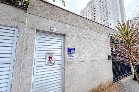 Apartamento para alugar com 45m², 2 quartos e 1 vagaFachada com Plaquinha