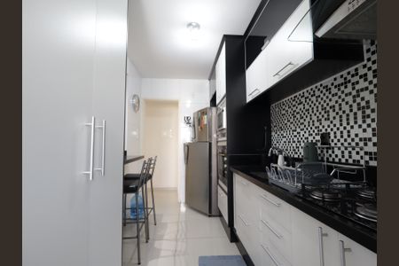 Apartamento à venda com 75m², 2 quartos e 2 vagasCozinha