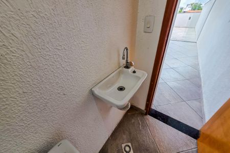 Apartamento para alugar com 100m², 2 quartos e 1 vaga Apartamento para alugar com 100m², 2 quartos e 1 vagaBanheiro de Serviço