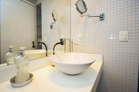Studio para alugar com 27m², 1 quarto e sem vaga Studio para alugar com 27m², 1 quarto e sem vagaBanheiro social