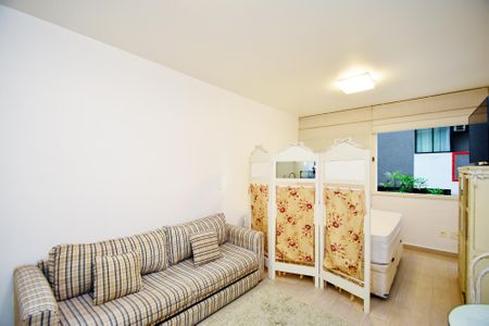 Sala de casa para alugar com 1 quarto, 27m² em Cerqueira César, São Paulo