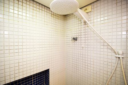 Studio para alugar com 27m², 1 quarto e sem vaga Studio para alugar com 27m², 1 quarto e sem vagaBanheiro social
