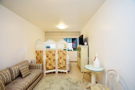 Sala de casa para alugar com 1 quarto, 27m² em Cerqueira César, São Paulo