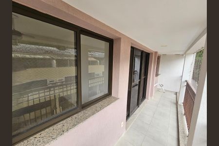 Apartamento à venda com 87m², 3 quartos e 1 vaga Apartamento à venda com 87m², 3 quartos e 1 vagaVaranda