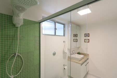 Apartamento à venda com 83m², 2 quartos e 1 vagaBanheiro Social