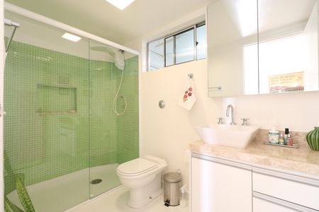 Apartamento à venda com 83m², 2 quartos e 1 vagaBanheiro Social