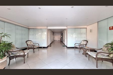 Apartamento à venda com 83m², 2 quartos e 1 vaga Apartamento à venda com 83m², 2 quartos e 1 vagaHall de entrada