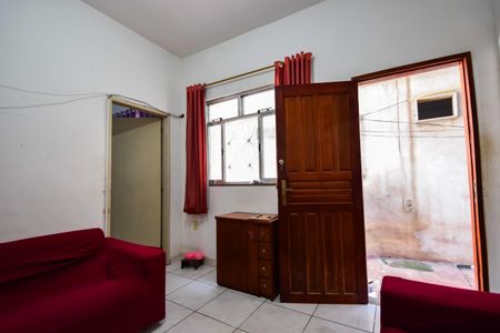Casa de condomínio para alugar com 50m², 1 quarto e sem vagaSala
