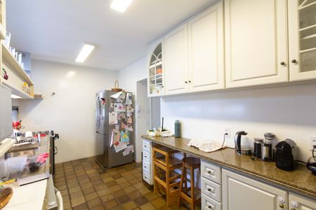 Cozinha de apartamento à venda com 4 quartos, 176m² em Vila Nova Conceição, São Paulo