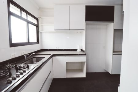 Apartamento à venda com 110m², 3 quartos e 2 vagas Apartamento à venda com 110m², 3 quartos e 2 vagasCozinha