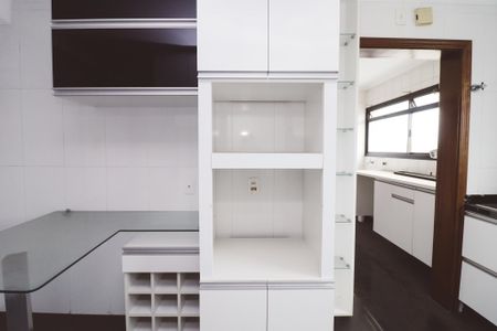 Apartamento à venda com 110m², 3 quartos e 2 vagas Apartamento à venda com 110m², 3 quartos e 2 vagasCozinha