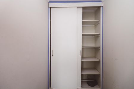 Apartamento à venda com 110m², 3 quartos e 2 vagas Apartamento à venda com 110m², 3 quartos e 2 vagasQuarto de Serviço