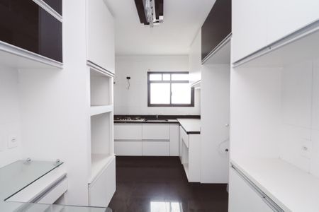 Apartamento à venda com 110m², 3 quartos e 2 vagas Apartamento à venda com 110m², 3 quartos e 2 vagasCozinha