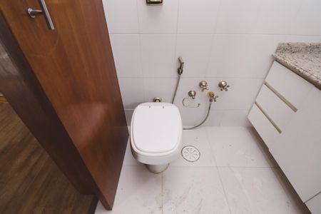 Apartamento à venda com 110m², 3 quartos e 2 vagas Apartamento à venda com 110m², 3 quartos e 2 vagasBanheiro da Suíte