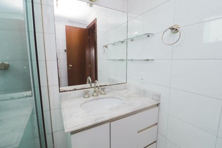 Apartamento à venda com 110m², 3 quartos e 2 vagas Apartamento à venda com 110m², 3 quartos e 2 vagasBanheiro
