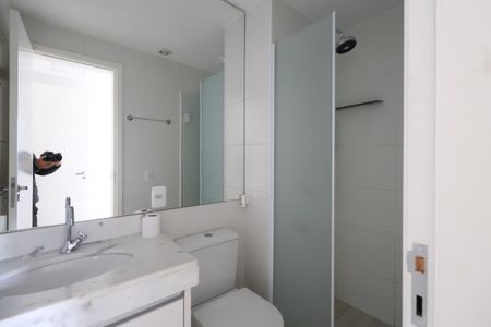 Apartamento para alugar com 75m², 2 quartos e 2 vagas Apartamento para alugar com 75m², 2 quartos e 2 vagasBanheiro da Suíte