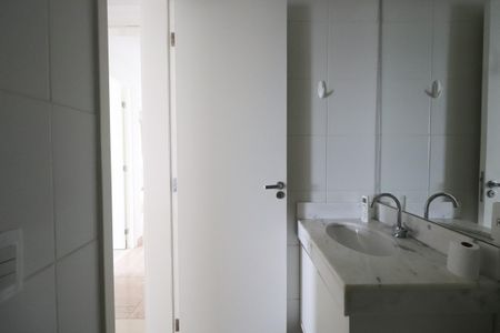 Apartamento para alugar com 75m², 2 quartos e 2 vagas Apartamento para alugar com 75m², 2 quartos e 2 vagasBanheiro da Suíte