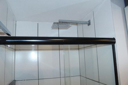 Banheiro social de apartamento para alugar com 1 quarto, 36m² em República, São Paulo