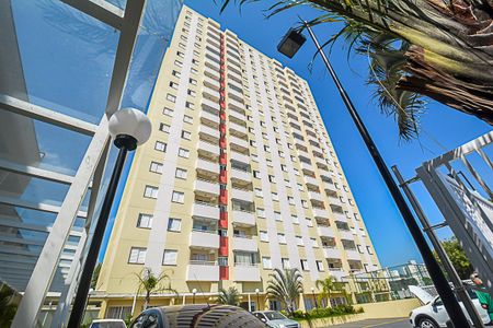 Apartamento para alugar com 54m², 2 quartos e 1 vaga Apartamento para alugar com 54m², 2 quartos e 1 vagaFachada