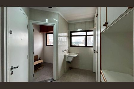 Apartamento à venda com 198m², 3 quartos e 3 vagas Apartamento à venda com 198m², 3 quartos e 3 vagasÁrea de Serviço