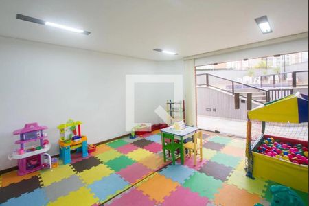 Apartamento à venda com 198m², 3 quartos e 3 vagas Apartamento à venda com 198m², 3 quartos e 3 vagasBrinquedoteca