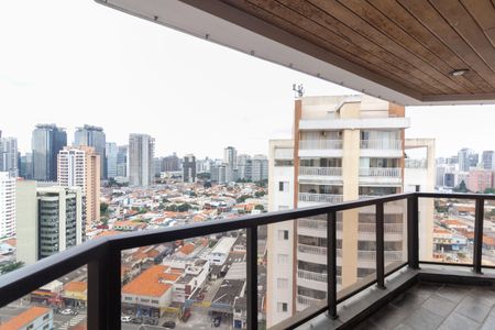 Apartamento à venda com 198m², 3 quartos e 3 vagas Apartamento à venda com 198m², 3 quartos e 3 vagasVaranda da Suíte 1