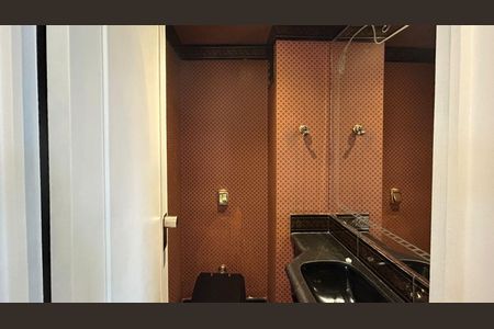 Apartamento à venda com 198m², 3 quartos e 3 vagas Apartamento à venda com 198m², 3 quartos e 3 vagasLavabo
