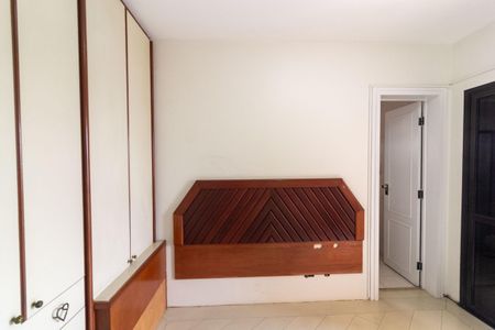 Apartamento à venda com 198m², 3 quartos e 3 vagas Apartamento à venda com 198m², 3 quartos e 3 vagasSuíte 3