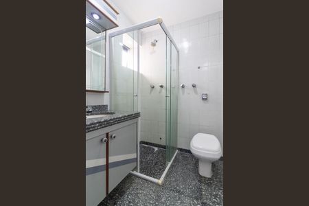 Apartamento à venda com 198m², 3 quartos e 3 vagas Apartamento à venda com 198m², 3 quartos e 3 vagasBanheiro Suíte 2