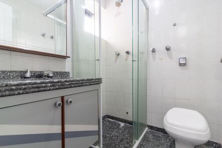 Apartamento à venda com 198m², 3 quartos e 3 vagas Apartamento à venda com 198m², 3 quartos e 3 vagasBanheiro Suíte 2