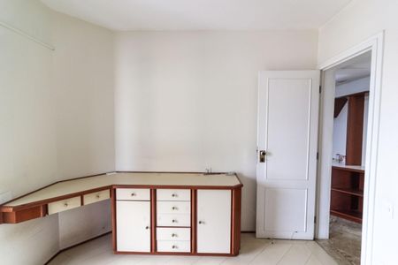 Apartamento à venda com 198m², 3 quartos e 3 vagas Apartamento à venda com 198m², 3 quartos e 3 vagasSuíte 3