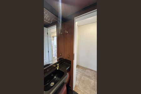 Apartamento à venda com 198m², 3 quartos e 3 vagas Apartamento à venda com 198m², 3 quartos e 3 vagasLavabo