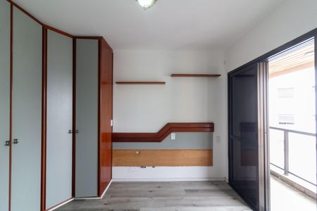 Apartamento à venda com 198m², 3 quartos e 3 vagas Apartamento à venda com 198m², 3 quartos e 3 vagasSuíte 2