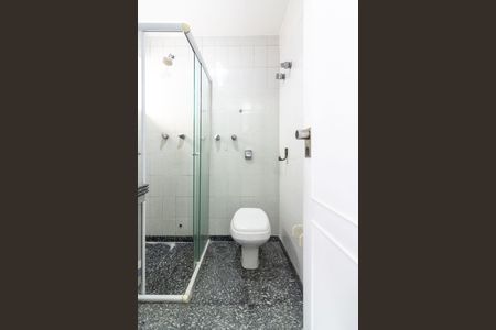 Apartamento à venda com 198m², 3 quartos e 3 vagas Apartamento à venda com 198m², 3 quartos e 3 vagasBanheiro Suíte 2