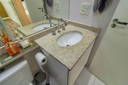 Apartamento para alugar com 67m², 2 quartos e 1 vaga Apartamento para alugar com 67m², 2 quartos e 1 vagaBanheiro da Suíte